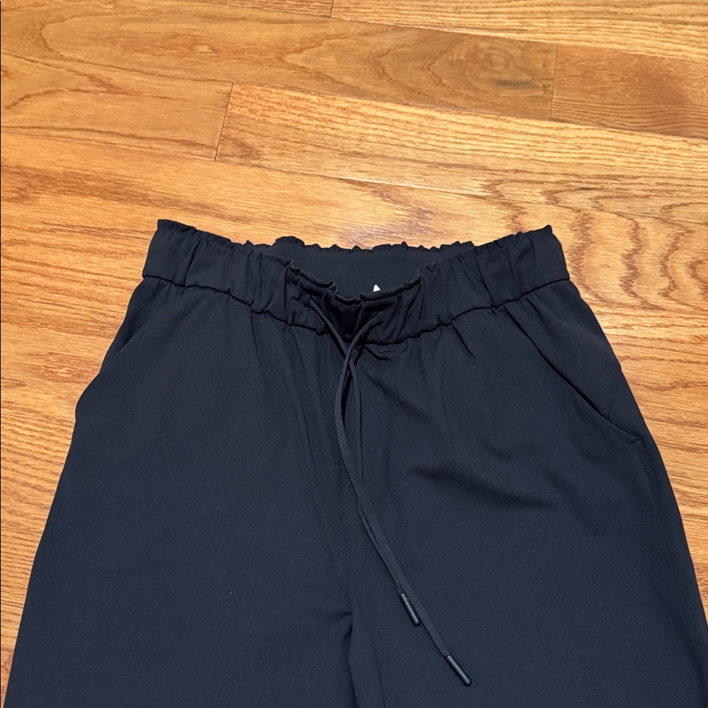 Like new - Lululemon joggers. Size 6. Black. - Picture 5 of 11